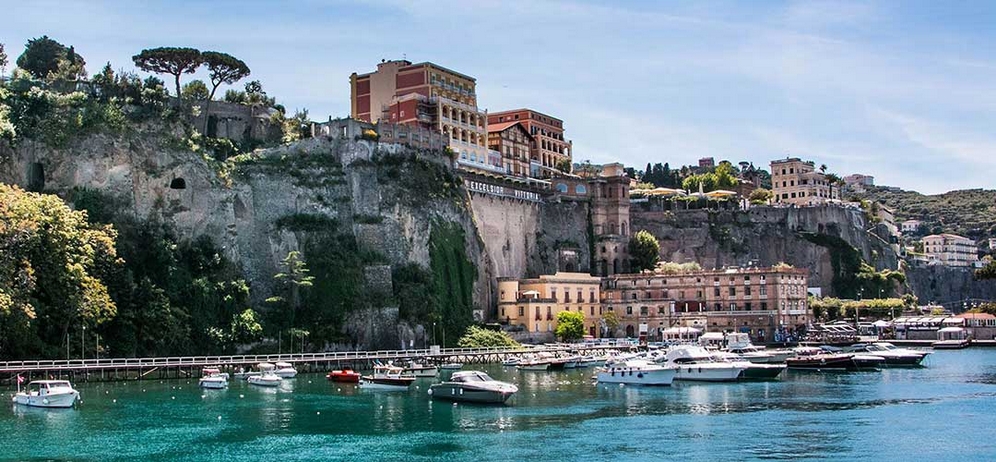 Marina Piccola in Sorrento boat transfers from Sorrento to Naples