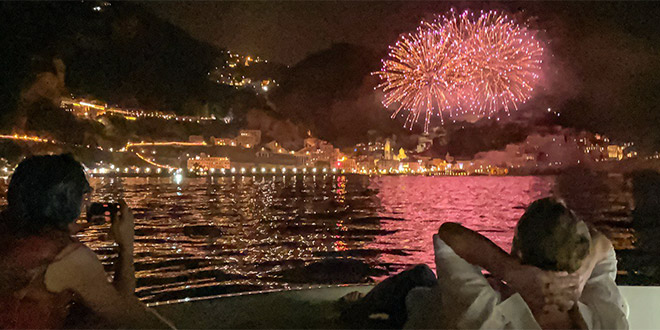 tour in barca con fuochi d'artificio Maiori