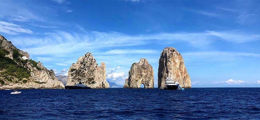 escursioni in barca Faraglioni di Capri